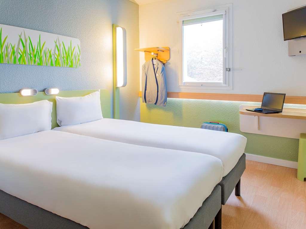 Ibis Budget Nantes Nord Saint Herblain Стая снимка